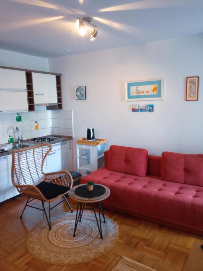Apartment Apartman Vesna 4 Persons Njivice